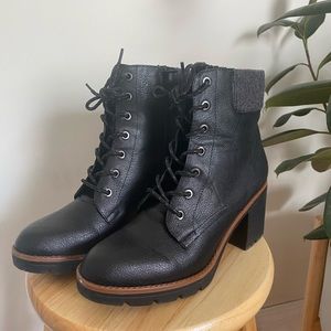 Naturalizer combat boots size 9